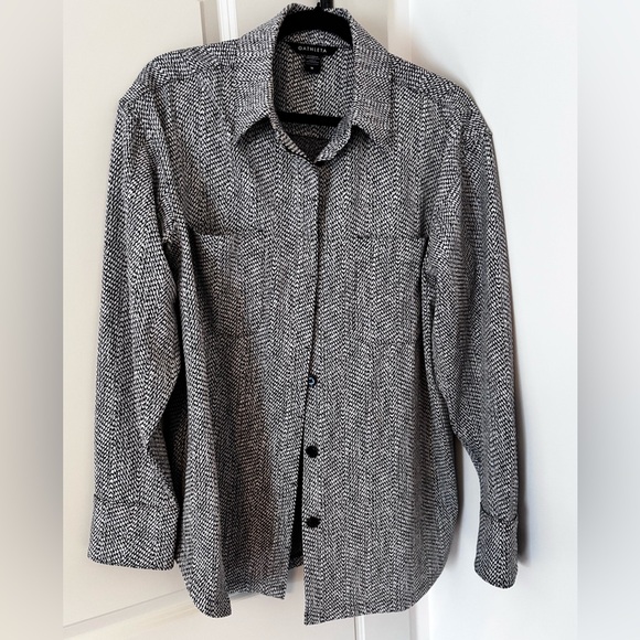 Athleta Gray Herringbone Button-Down Shirt - Picture 2 of 6